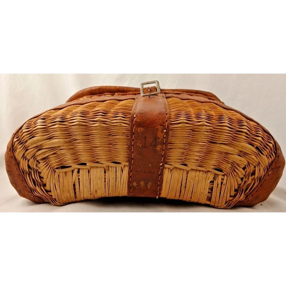 VINTAGE WICKER FISHING CREEL FLY FISH BASKET TROUT CREEL RUSTIC LODGE  Hong Kong